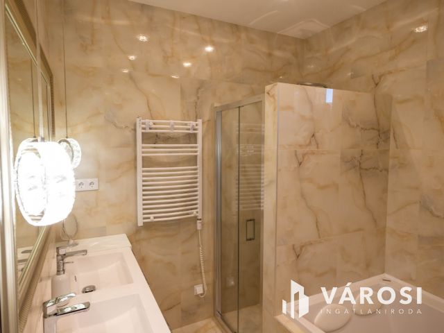 Gyönyörű pallagi ház jó környéken eladó