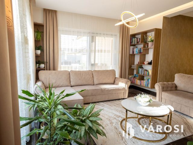 Gyönyörű pallagi ház jó környéken eladó