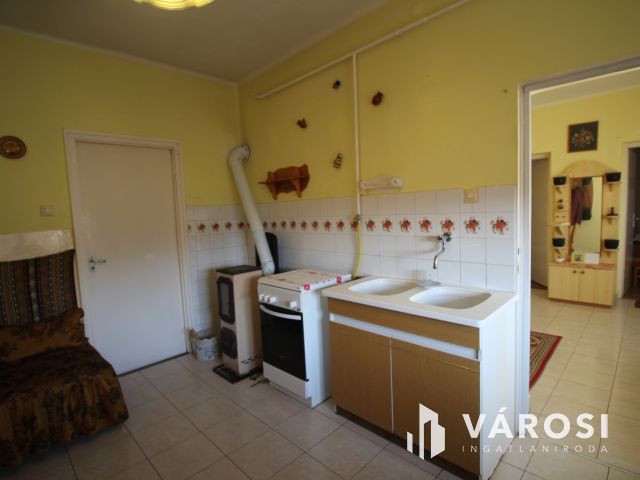 Ház a csend szigetén, Keléden