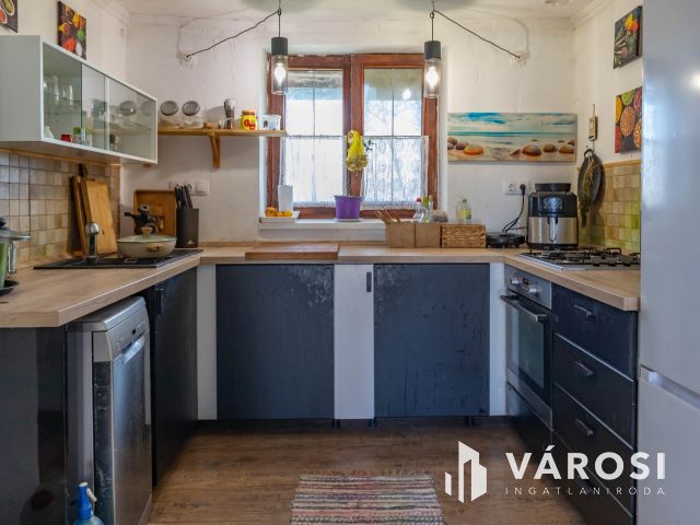 Két felújított ház egy telken Békéscsaba Nagyréten