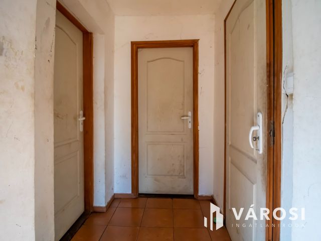 Eladó velencei családi ház csendes helyen