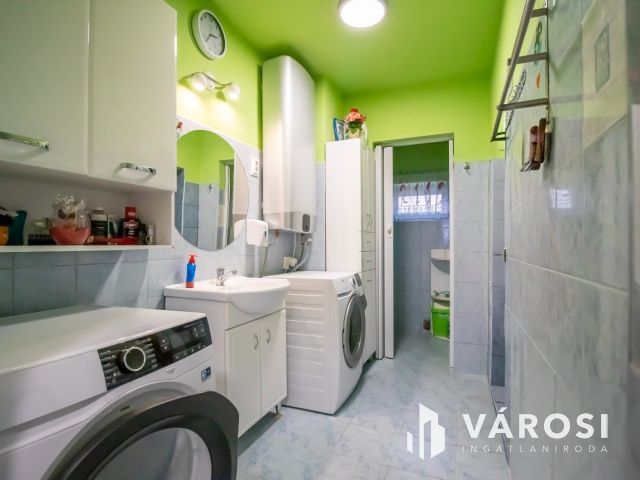 Felújított 5 szobás családi ház Dinnyésen