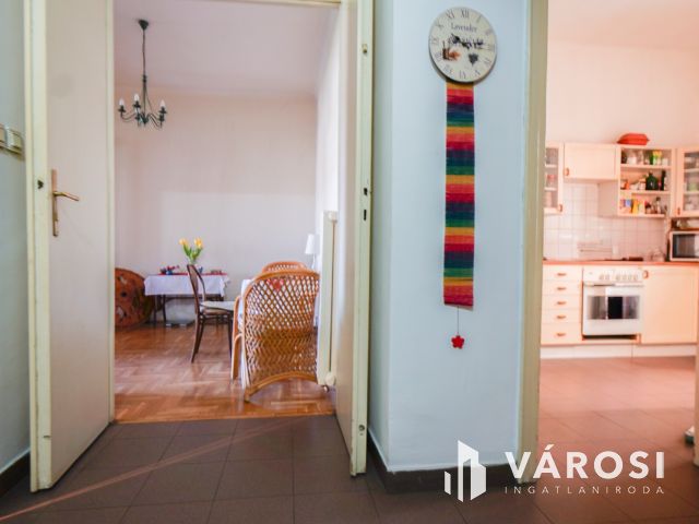 Több lakásra bontható szenzációs elhelyezkedéssel!