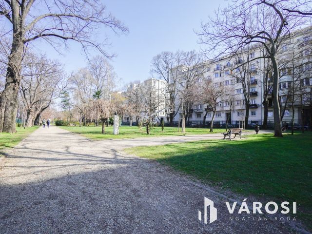 Több lakásra bontható szenzációs elhelyezkedéssel!