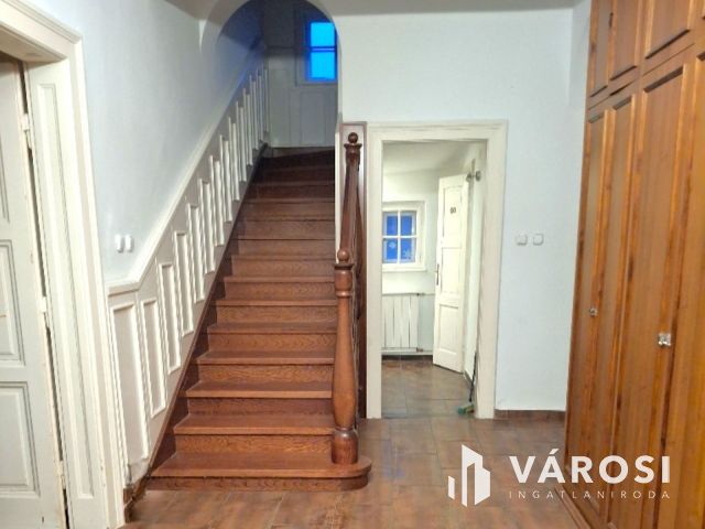 Dunai panorámás villa ősfás parkban Szentendrén