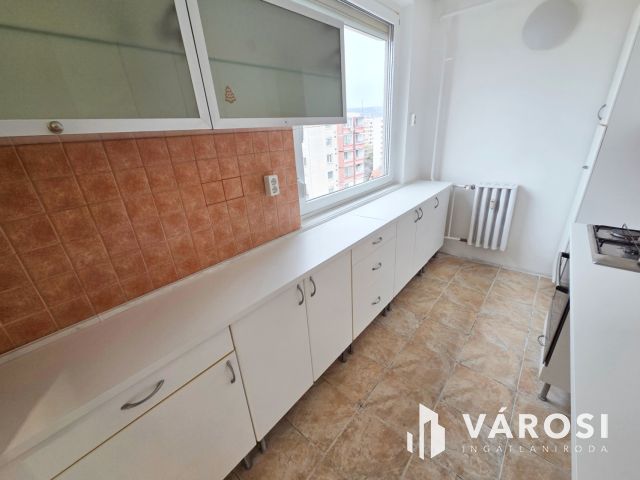 Igényesen felújított panel lakás jó helyen