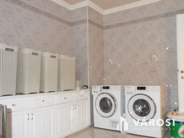 Privát élettér és wellnes-Exkluziv ház a Magdolnavölgyben