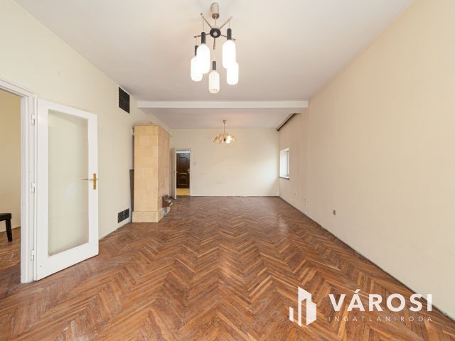 Belvárosi nappali + 1 (2) szobás