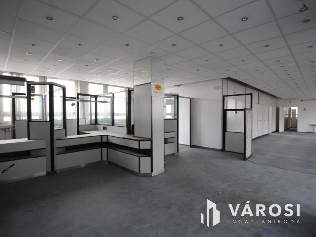 477 nm-es iroda Sárvár belvárosában