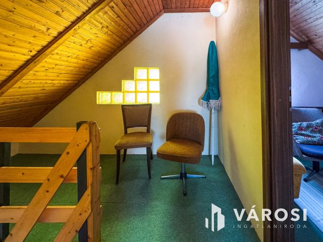 Két telek, egy nyaraló és sok-sok gyümölcsfa Szanazugban