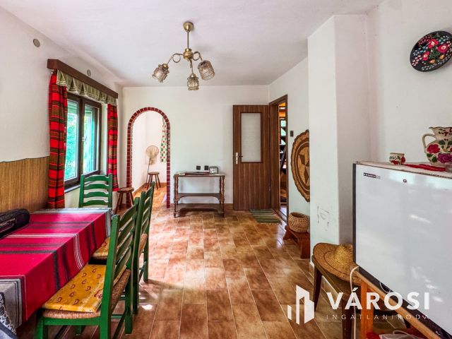 Két telek, egy nyaraló és sok-sok gyümölcsfa Szanazugban