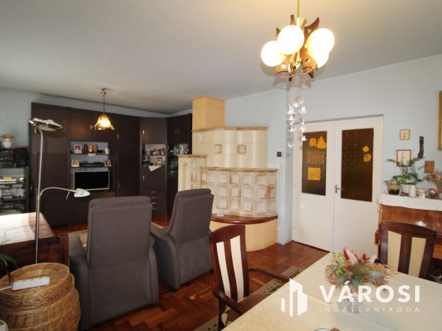 Családi ház zöldövezetben