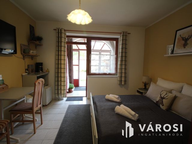 Felújított lakóház és apartmanok Bükön