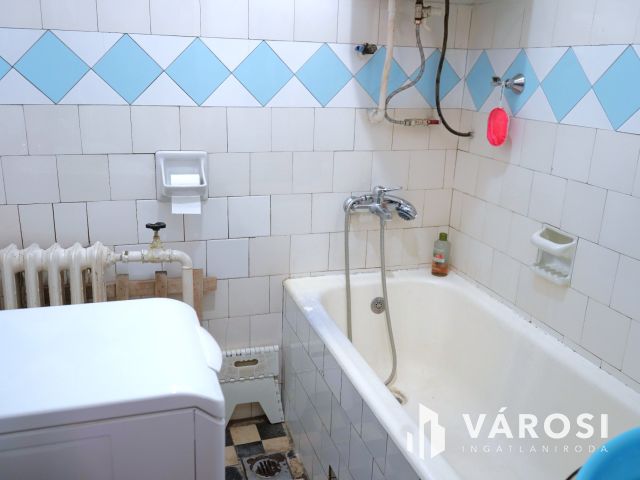 Écsi családiház eladó!