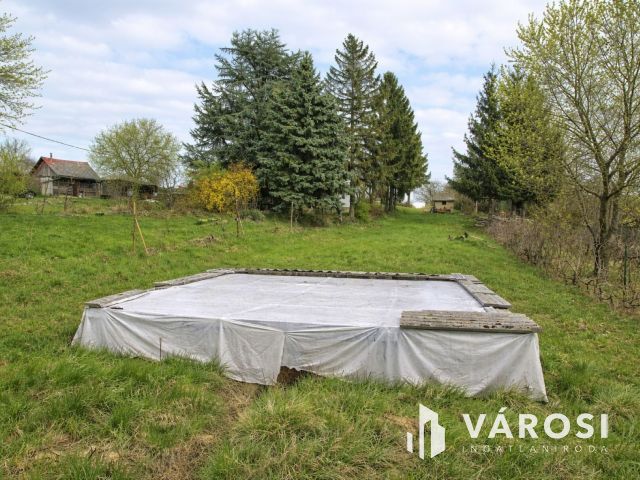 Kőszegi telek megépült pincével