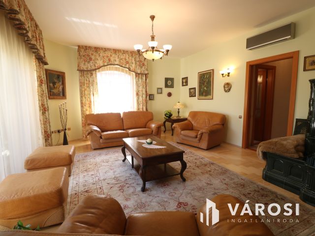 Klasszikus családi ház, Újszeged fő utcáján!