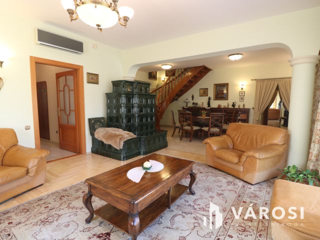 Klasszikus családi ház, Újszeged fő utcáján!