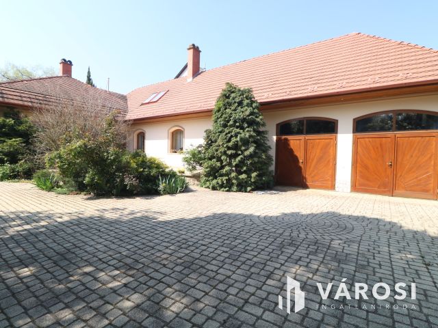 Klasszikus családi ház, Újszeged fő utcáján!