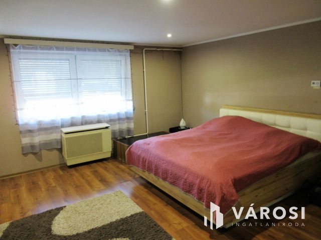 Orosházi részlegesen felújított családi ház