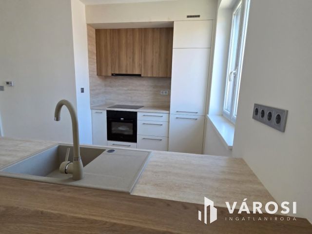 Új, Berendezett, Belvárosi Prémium minőségű-Debrecen